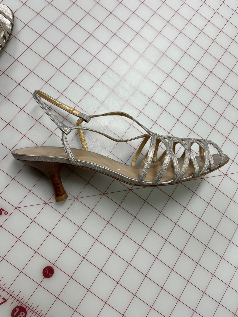 STUART WEITZMAN Evening Event Silver Metallic Strappy Stacked Heel Sandals SZ 9M - Picture 10 of 13